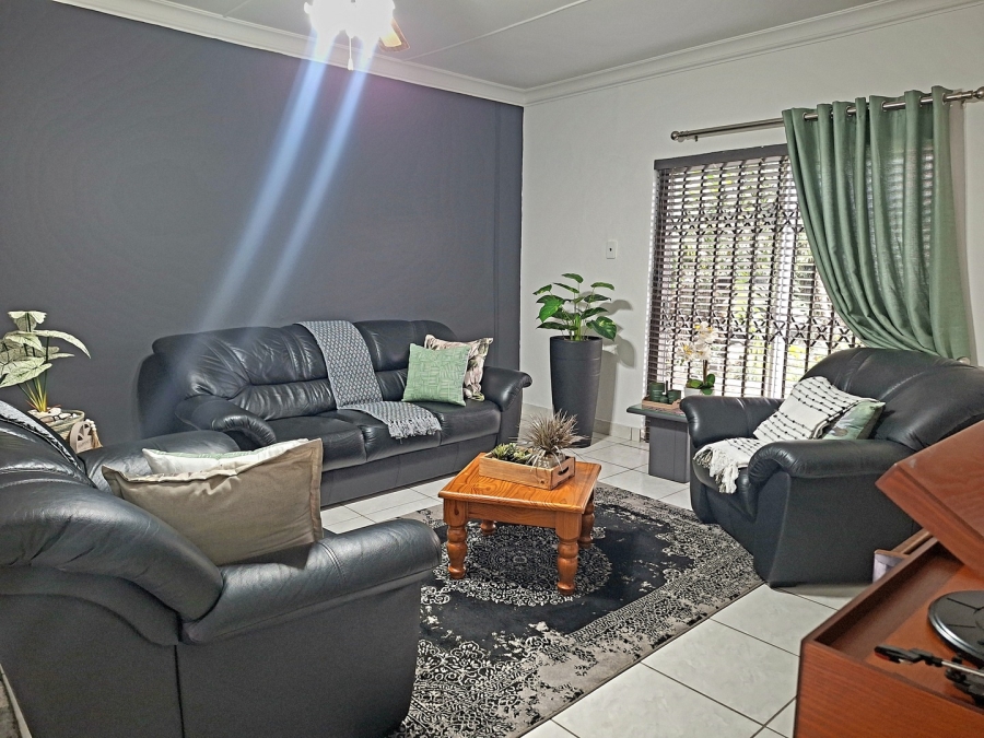5 Bedroom Property for Sale in Miederpark North West